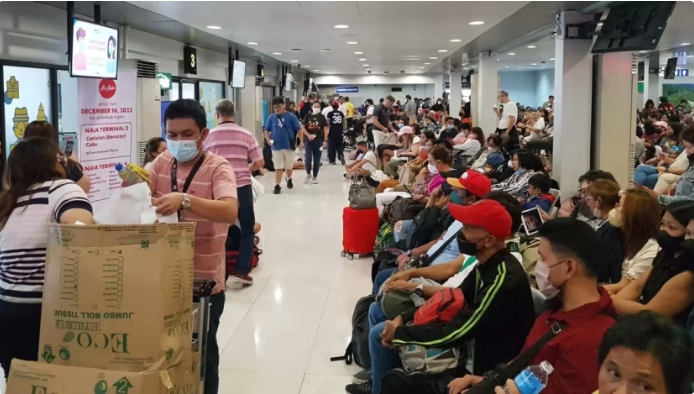 Sân bay Manila bị mất điện buộc phải hủy chuyến bay, hàng chục nghìn người bị ảnh hưởng - Ảnh 1.