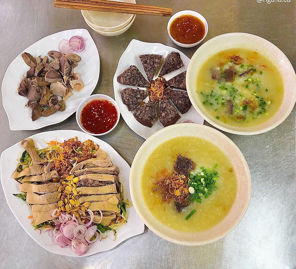 Nhìn lại 10 món ăn trứ danh của Việt Nam được những tờ báo lớn nước ngoài dành lời khen trong năm 2022 - Ảnh 14. Nhìn lại 10 món ăn trứ danh của Việt Nam được những tờ báo lớn nước ngoài dành lời khen trong năm 2022 - Ảnh 14.