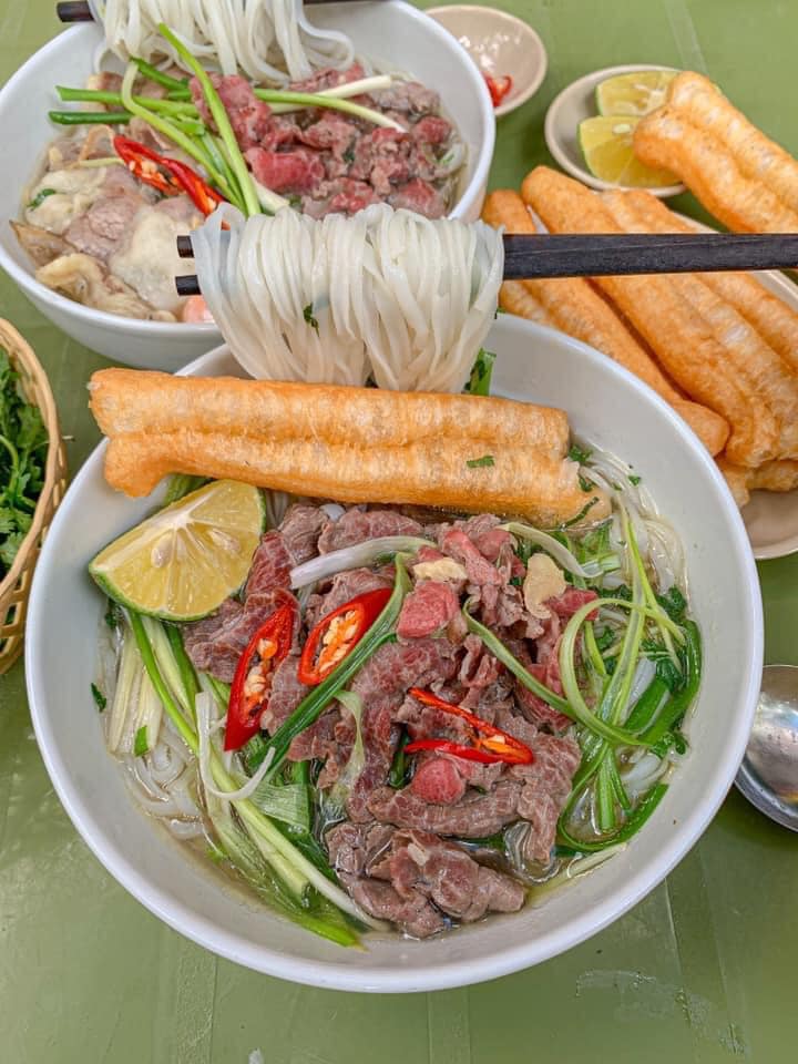 Nhìn lại 10 món ăn trứ danh của Việt Nam được những tờ báo lớn nước ngoài dành lời khen trong năm 2022 - Ảnh 2. Nhìn lại 10 món ăn trứ danh của Việt Nam được những tờ báo lớn nước ngoài dành lời khen trong năm 2022 - Ảnh 2.