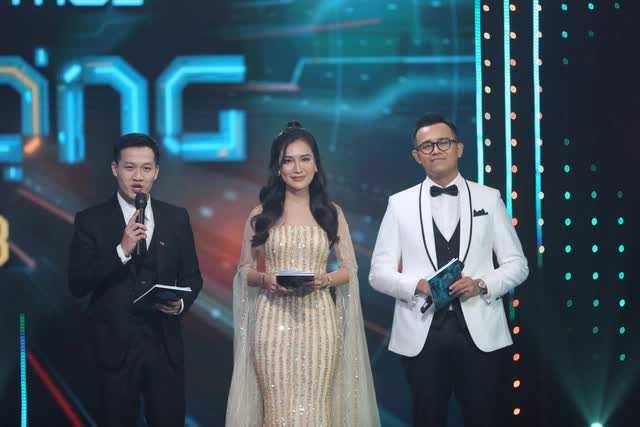 VTV Awards bị phàn nàn vì liên tục gặp sự cố âm thanh trong đêm trao giải - Ảnh 1.