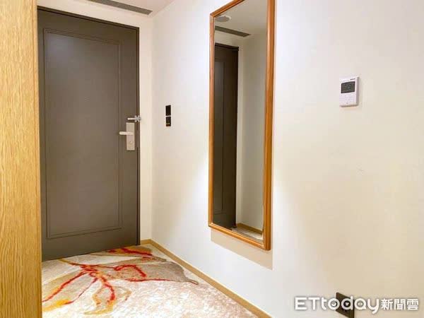 Mua nhà hơn 30 tỷ tặng bạn gái, đến lúc chia tay chàng trai cầu cứu vì cô ấy không chịu chuyển đi - Ảnh 2. Mua nhà hơn 30 tỷ tặng bạn gái, đến lúc chia tay chàng trai cầu cứu vì cô ấy không chịu chuyển đi - Ảnh 2.