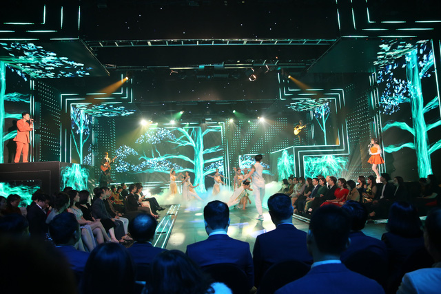 Khoảnh khắc ấn tượng trong Lễ trao giải VTV Awards 2022 - Ảnh 6. Khoảnh khắc ấn tượng trong Lễ trao giải VTV Awards 2022 - Ảnh 6.
