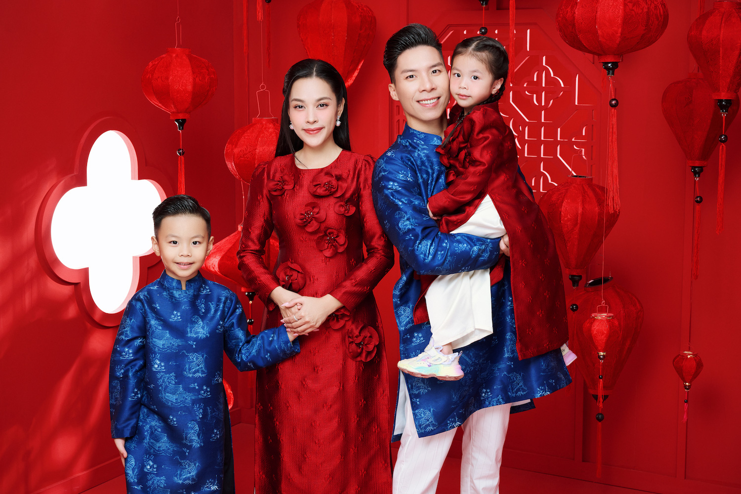 Ngọc Mai - Quốc Nghiệp kết lại một năm rực rỡ bằng đám cưới chính thức - Ảnh 2. Ngọc Mai - Quốc Nghiệp kết lại một năm rực rỡ bằng đám cưới chính thức - Ảnh 2.