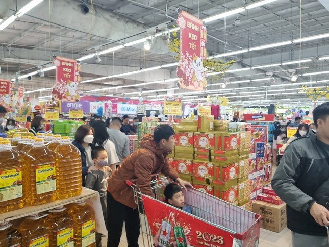 Si&ecirc;u thị, đại l&yacute; H&agrave; Nội đ&ocirc;ng nhưng sức mua yếu - Ảnh 2.