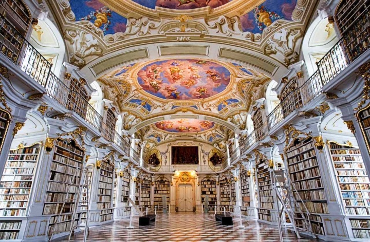 Khám phá thư viện cổ tích ‘đẹp nhất thế giới’ ở tu viện nghìn năm lịch sử - Ảnh 1.