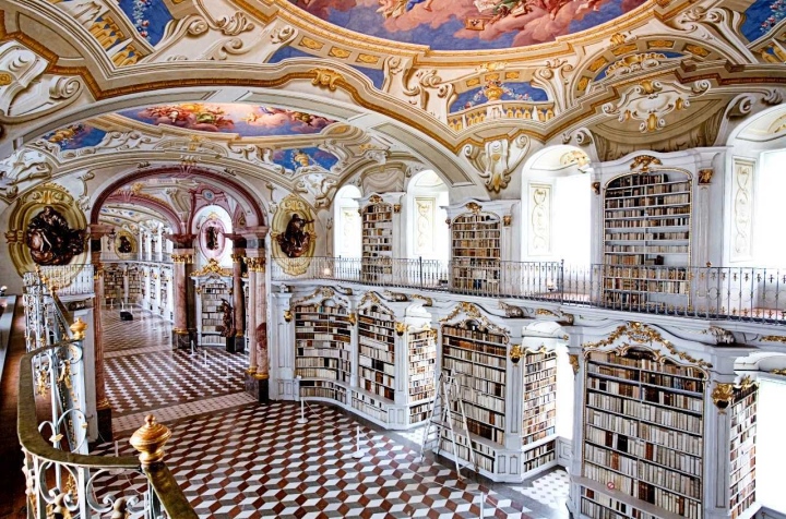 Khám phá thư viện cổ tích ‘đẹp nhất thế giới’ ở tu viện nghìn năm lịch sử - Ảnh 2.
