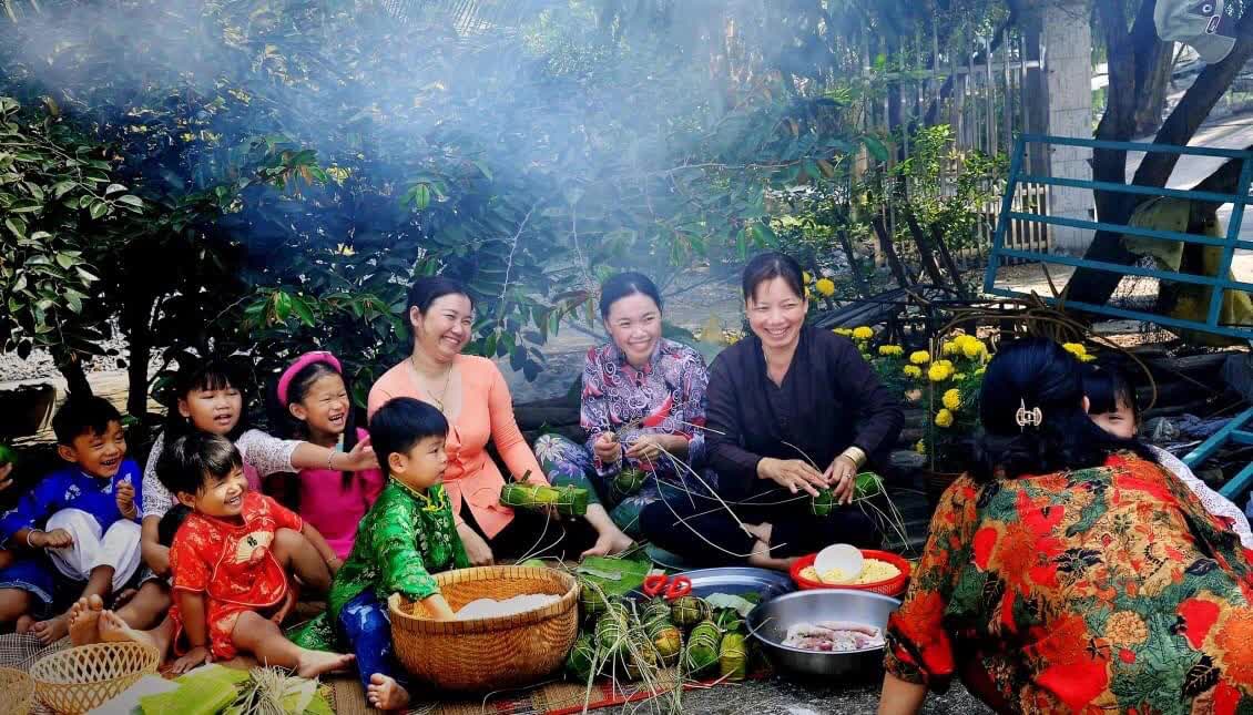 &quot;Ba mươi Tết&quot; - Ngày cuối cùng của năm cũ, &quot;tiêu điểm&quot; của sự tất bật và đậm đà hương vị Tết - Ảnh 1.