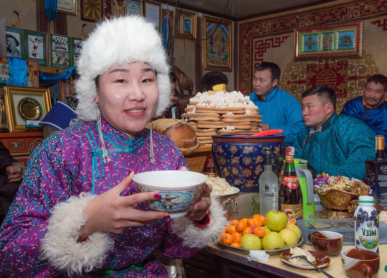 Trải nghiệm Tết cổ truyền đặc sắc ở Mông Cổ để thấy khác biệt với Tết truyền thống châu Á ra sao - Ảnh 8.