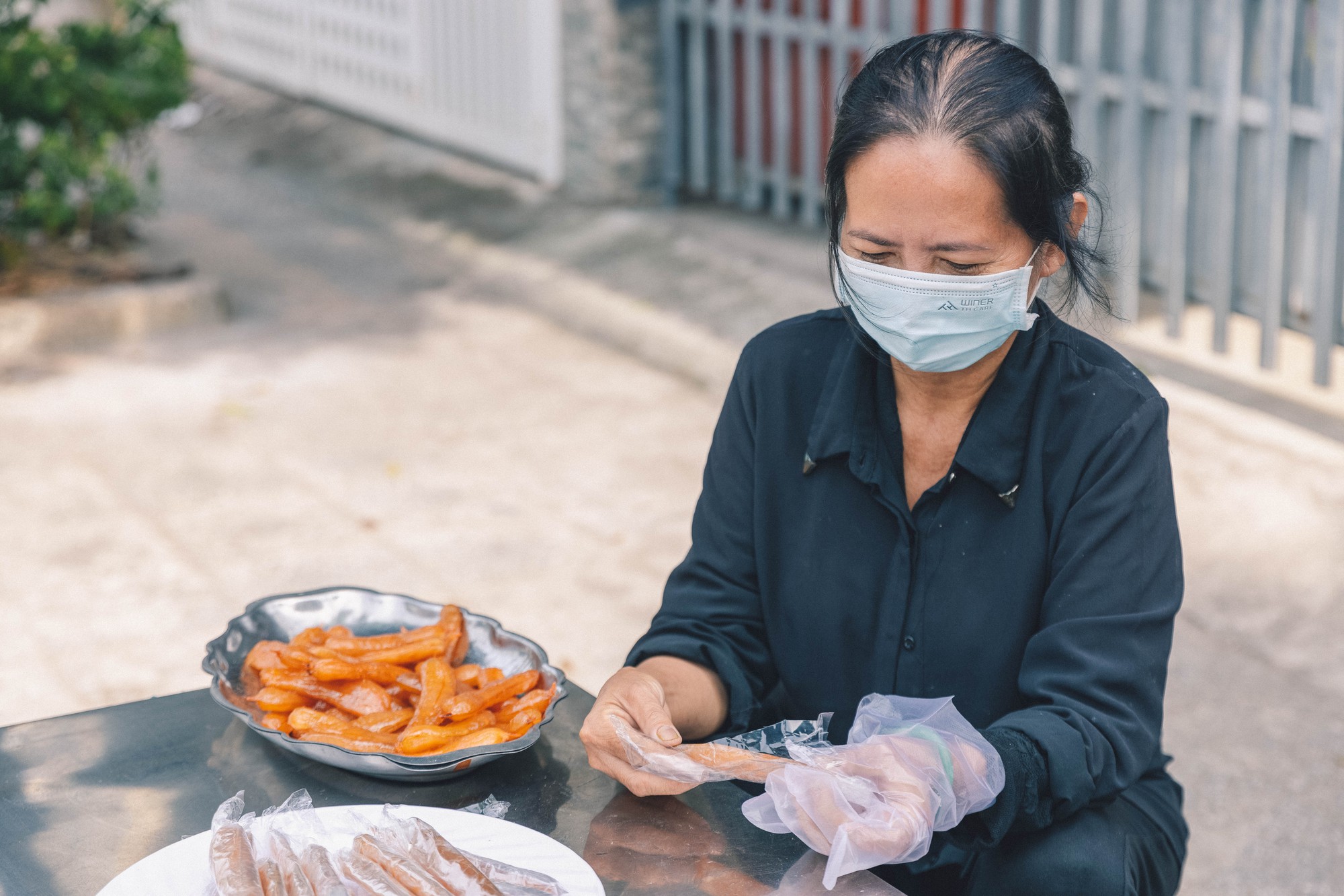 Ngôi nhà miền Tây ba đời làm mứt và truyền nhân thứ ba sáng tạo ra món mứt me bán chạy hàng ngàn kí dịp Tết - Ảnh 9.