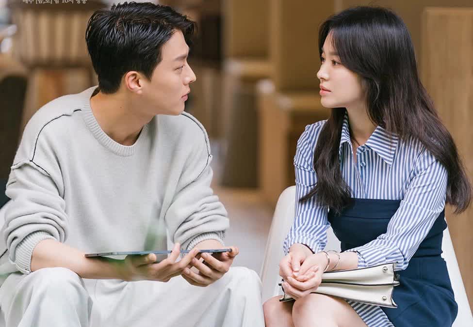 Song Joong Ki - Song Hye Kyo: Cặp vợ chồng có màn trở lại kỳ tích nhất năm nay hậu ly hôn - Ảnh 8. Song Joong Ki - Song Hye Kyo: Cặp vợ chồng có màn trở lại kỳ tích nhất năm nay hậu ly hôn - Ảnh 8.