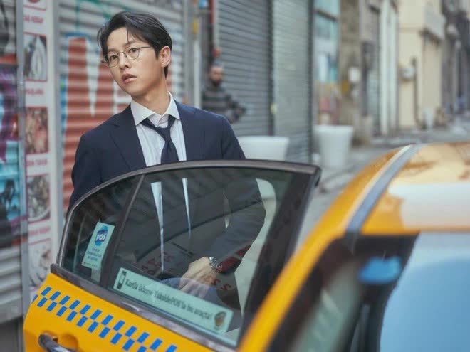 Song Joong Ki - Song Hye Kyo: Cặp vợ chồng có màn trở lại kỳ tích nhất năm nay hậu ly hôn - Ảnh 7. Song Joong Ki - Song Hye Kyo: Cặp vợ chồng có màn trở lại kỳ tích nhất năm nay hậu ly hôn - Ảnh 7.