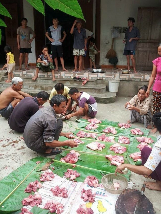 &quot;Đụng lợn&quot; ăn Tết: Gợi lại ký ức văn hóa làng quê xưa  - Ảnh 2.