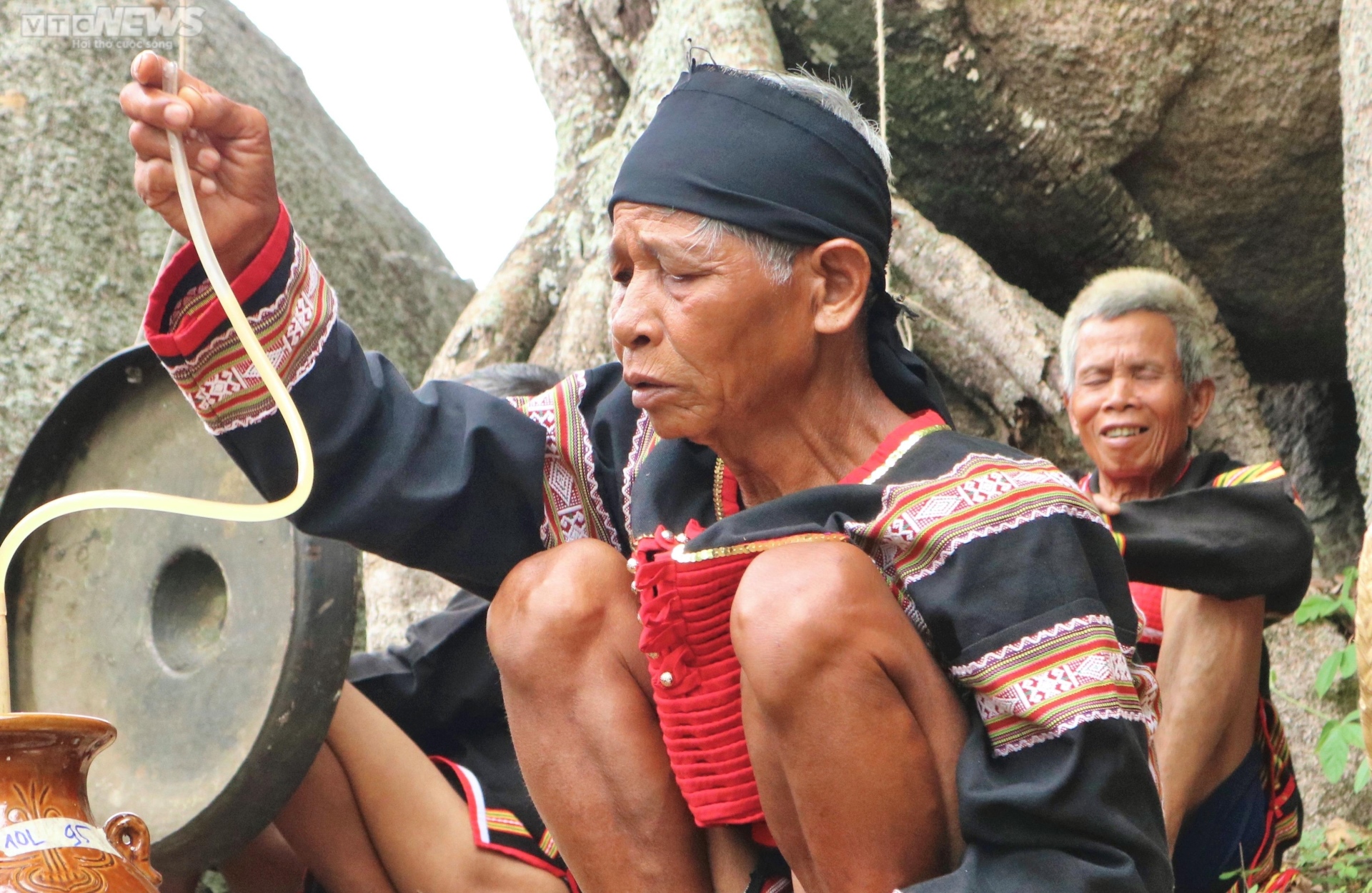 Huyền thoại về những vị Vua Lửa ở Tây Nguyên - Ảnh 4.