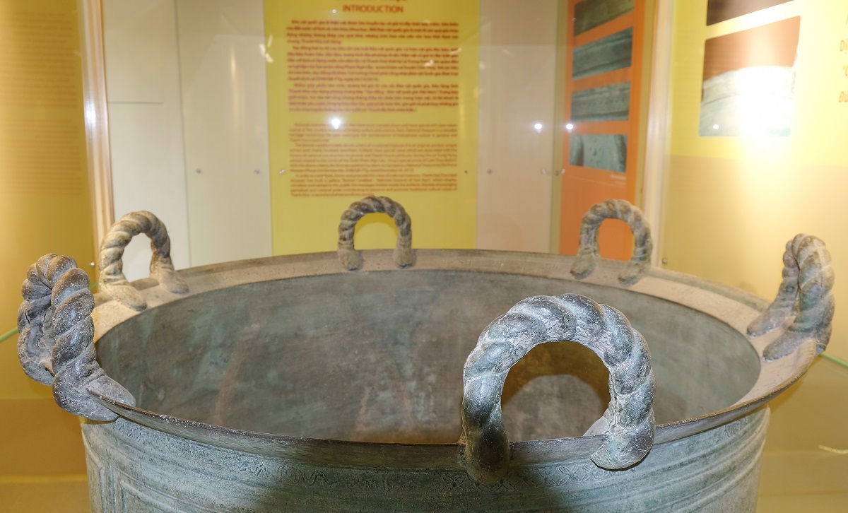 Vạc đồng Cẩm Thủy – bảo vật quốc gia 300 tuổi độc đáo ở xứ Thanh - Ảnh 2.