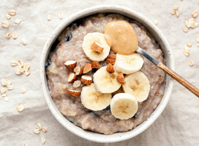 protein-oatmeal-bananas-16745290178021656835914.jpg