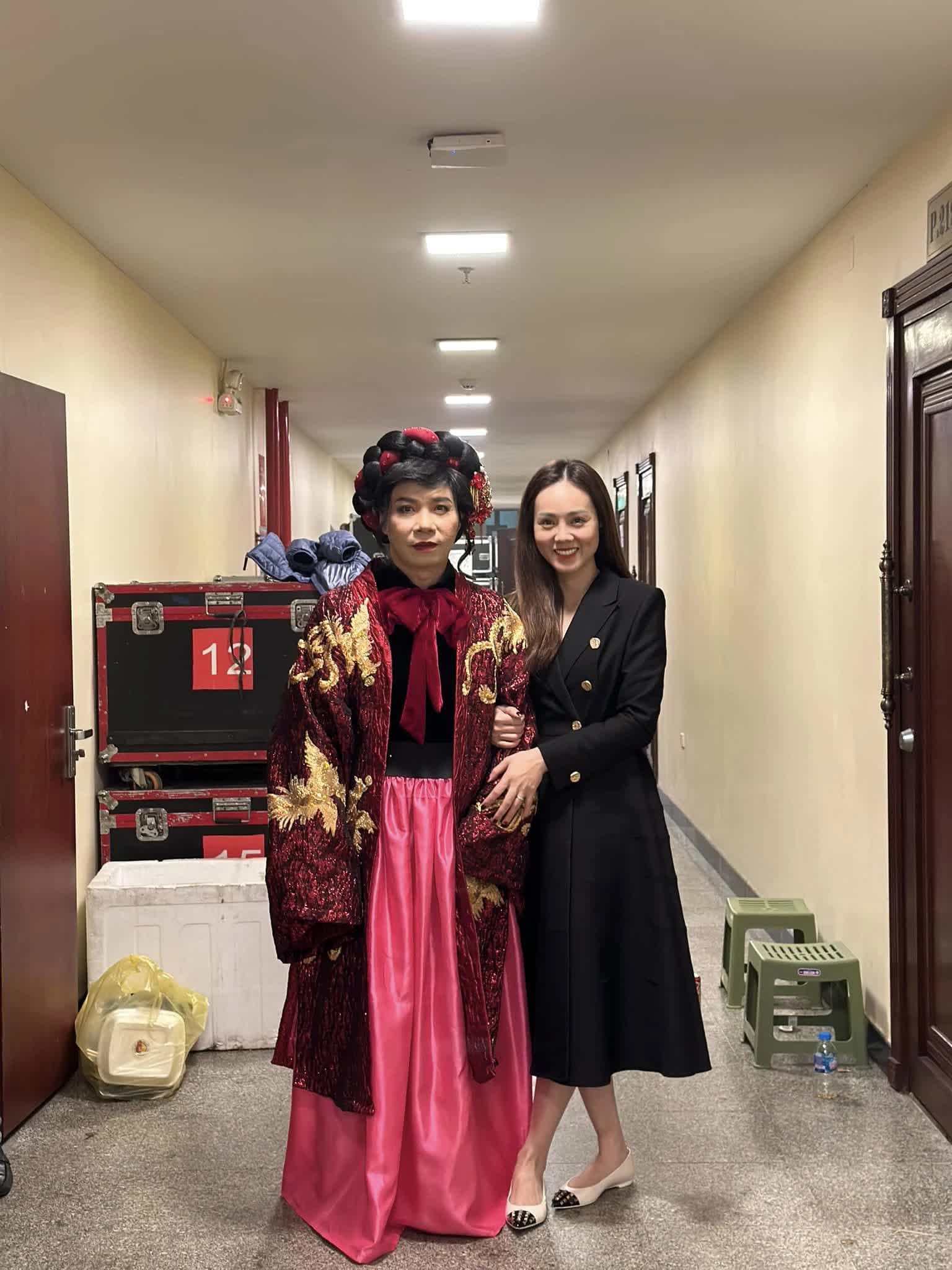 NS Công Lý bật khóc khi các con đến chúc Tết, bà xã tiết lộ lý do gây xúc động - Ảnh 3. NS Công Lý bật khóc khi các con đến chúc Tết, bà xã tiết lộ lý do gây xúc động - Ảnh 3.