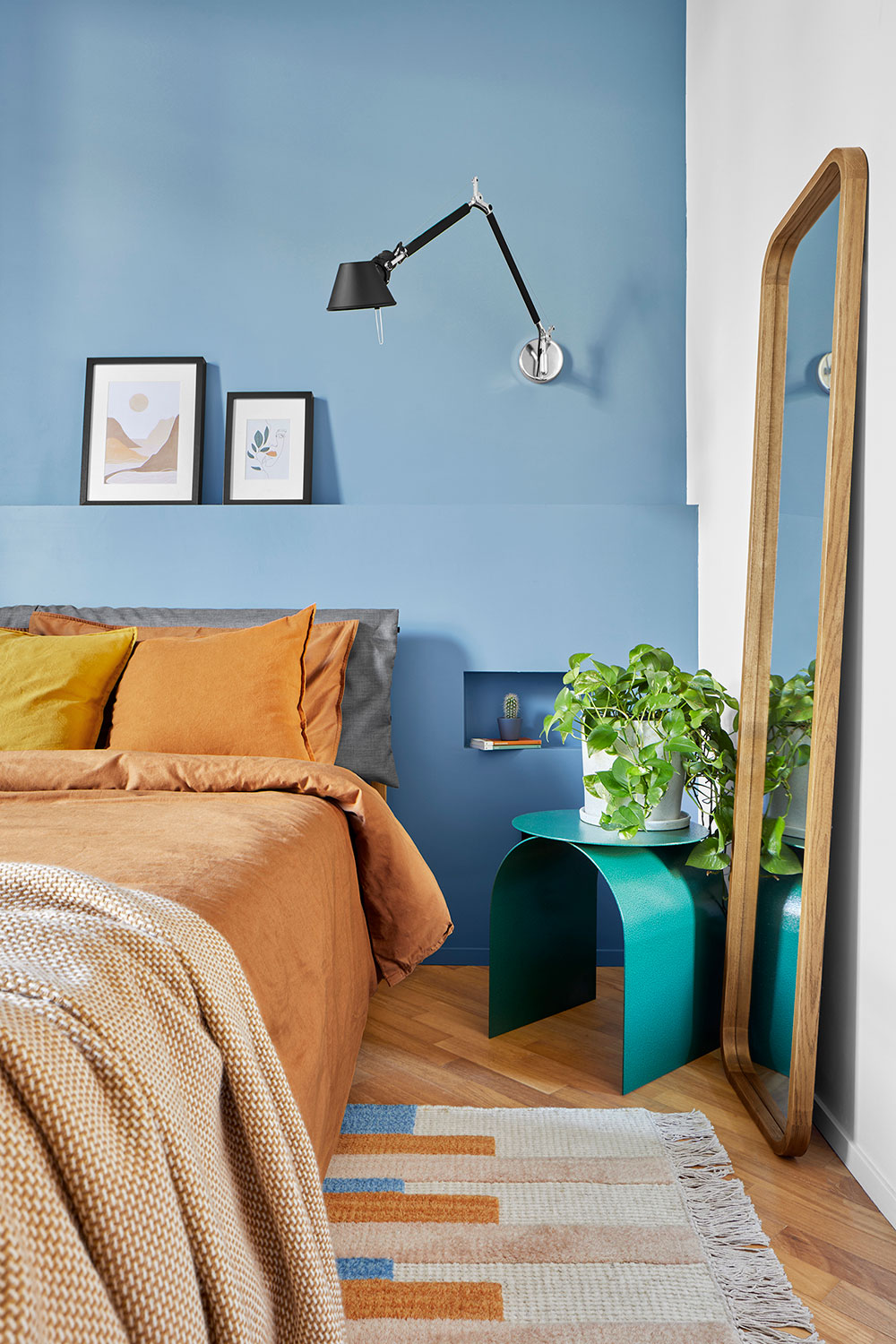 Chiêm ngưỡng căn hộ nhỏ có thiết kế táo bạo ngập tràn màu sắc - Ảnh 6.
