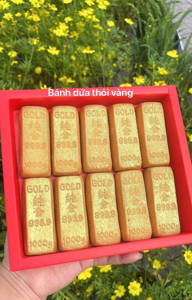 Tấp nập bánh cúng ngày Thần Tài chỉ từ vài chục nghìn: Bánh bao túi tiền, bánh kem túi vàng cho chị em tha hồ chốt đơn - Ảnh 9. Tấp nập bánh cúng ngày Thần Tài chỉ từ vài chục nghìn: Bánh bao túi tiền, bánh kem túi vàng cho chị em tha hồ chốt đơn - Ảnh 9.