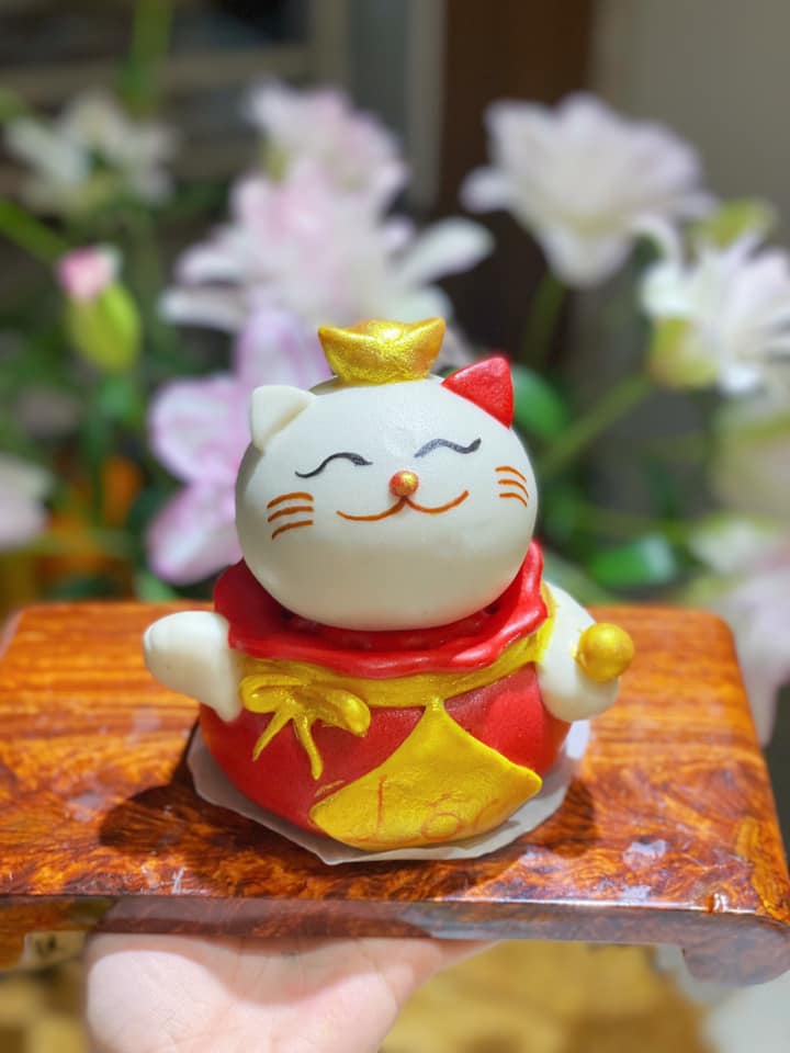 Tấp nập bánh cúng ngày Thần Tài chỉ từ vài chục nghìn: Bánh bao túi tiền, bánh kem túi vàng cho chị em tha hồ chốt đơn - Ảnh 7. Tấp nập bánh cúng ngày Thần Tài chỉ từ vài chục nghìn: Bánh bao túi tiền, bánh kem túi vàng cho chị em tha hồ chốt đơn - Ảnh 7.