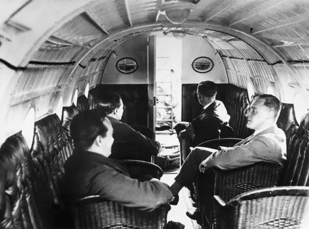 Thì ra đây là cảnh tượng trên khoang máy bay từ 100 năm trước: Có tiền mới được bay nhưng trông lạ lắm! - Ảnh 5.