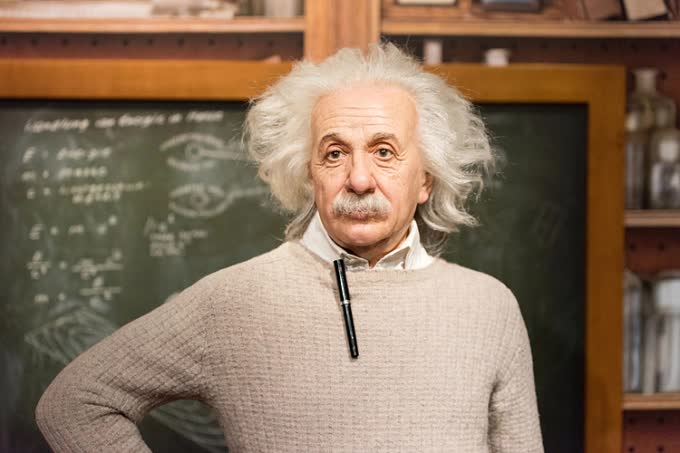 Cái &quot;giá&quot; cay đắng khi sống cùng người cha thiên tài Albert Einstein: Người biến mất bí ẩn khỏi dòng chảy lịch sử, người lại phát điên, vĩnh viễn ra đi trong cô độc - Ảnh 7.