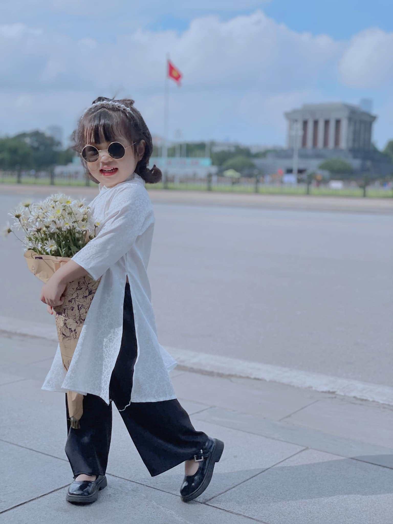 Váy Elsa công chúa Hà Nội | Updates, Photos, Videos