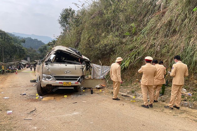 Vụ tai nạn xe khách tại Sơn La: 4 nạn nhân tử vong - Ảnh 2.