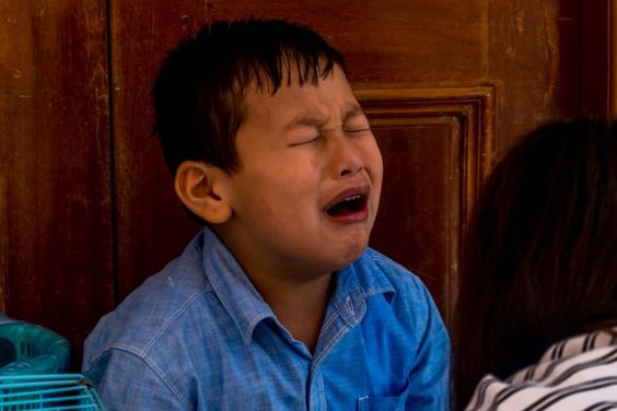 Con trai tạt thẳng lọ mực xuống dưới chung cư gây hậu quả nghiêm trọng, bố mẹ có HÀNH ĐỘNG tức khắc: Ai nghe cũng nể vài phần! - Ảnh 4. Con trai tạt thẳng lọ mực xuống dưới chung cư gây hậu quả nghiêm trọng, bố mẹ có HÀNH ĐỘNG tức khắc: Ai nghe cũng nể vài phần! - Ảnh 4.