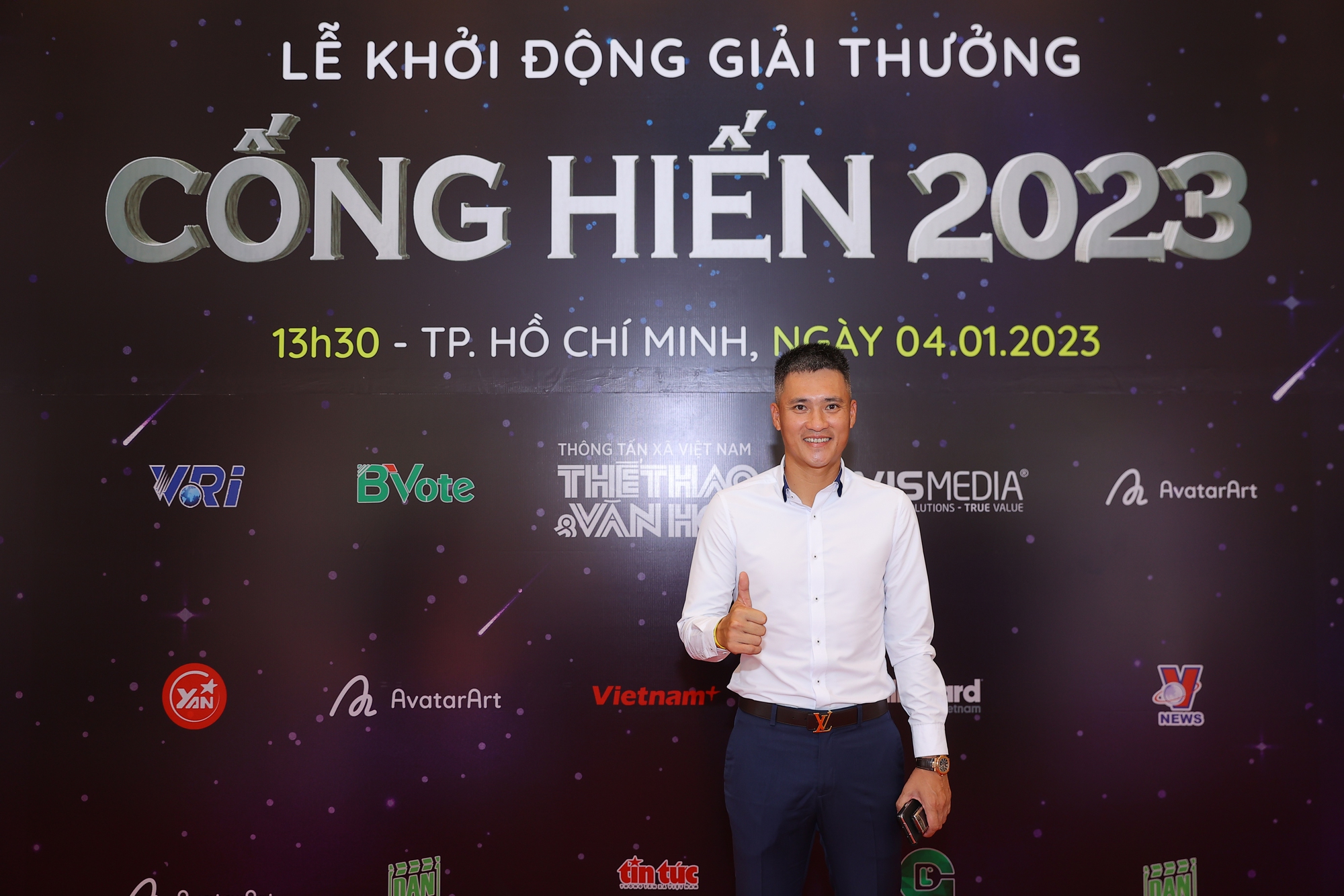 Hoa hậu Mai Phương, Công Vinh, Cẩm Vân đổ bộ thảm đỏ giải Cống hiến 2023 - Ảnh 3.