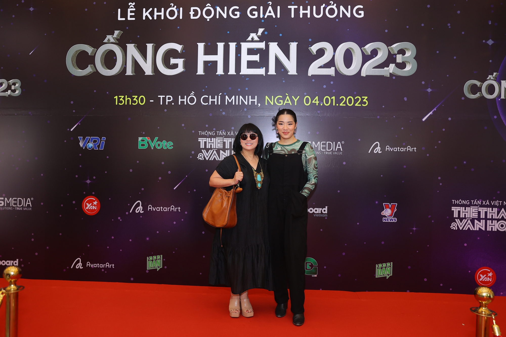 Hoa hậu Mai Phương, Công Vinh, Cẩm Vân đổ bộ thảm đỏ giải Cống hiến 2023 - Ảnh 4.