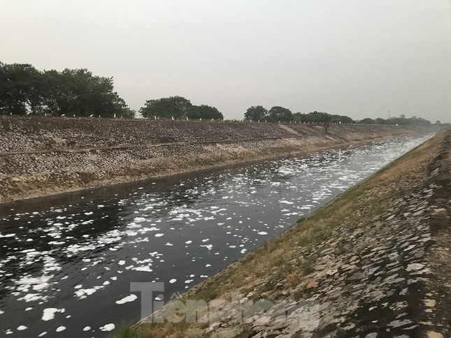 Hà Nội quyết 'hồi sinh' các dòng sông: Ngổn ngang xử lý nước thải - Ảnh 3. Hà Nội quyết 'hồi sinh' các dòng sông: Ngổn ngang xử lý nước thải - Ảnh 3.