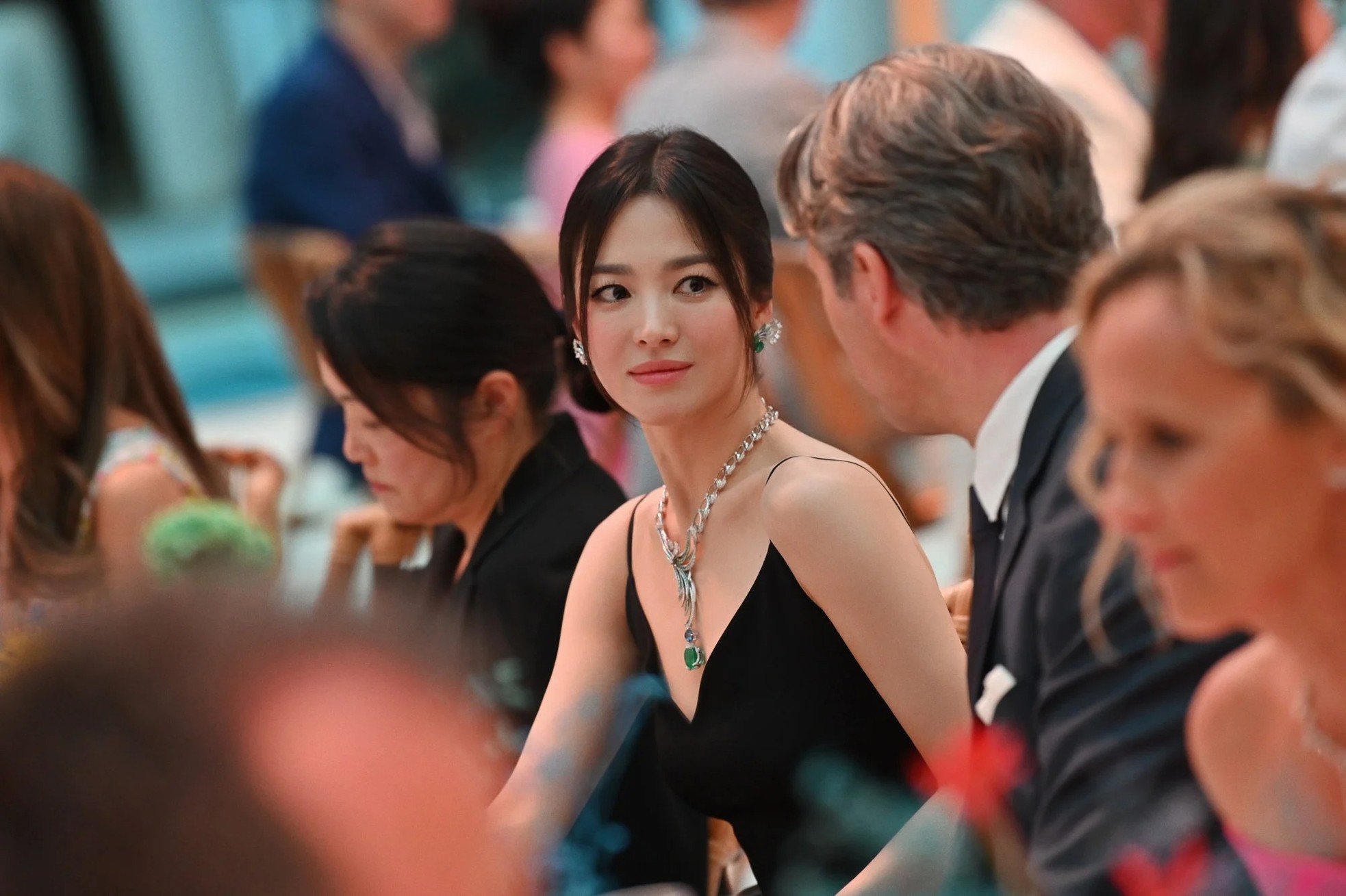 Sức ảnh hưởng của Lisa, Song Hye Kyo - Ảnh 4.