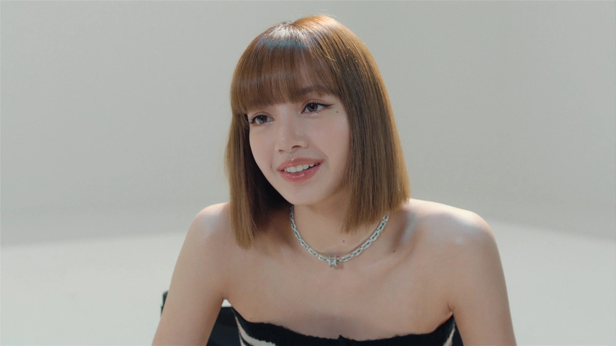 Sức ảnh hưởng của Lisa, Song Hye Kyo - Ảnh 1.