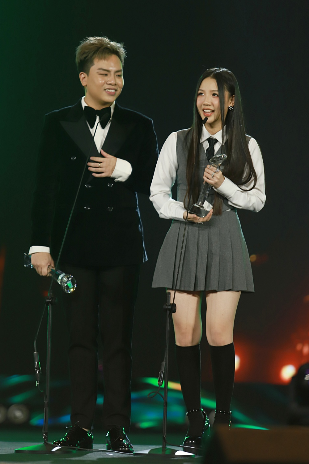 Hoàng Thùy Linh lần thứ 2 đại thắng với Làn Sóng Xanh, Mỹ Tâm nhận giải thưởng đặc biệt - Ảnh 14.