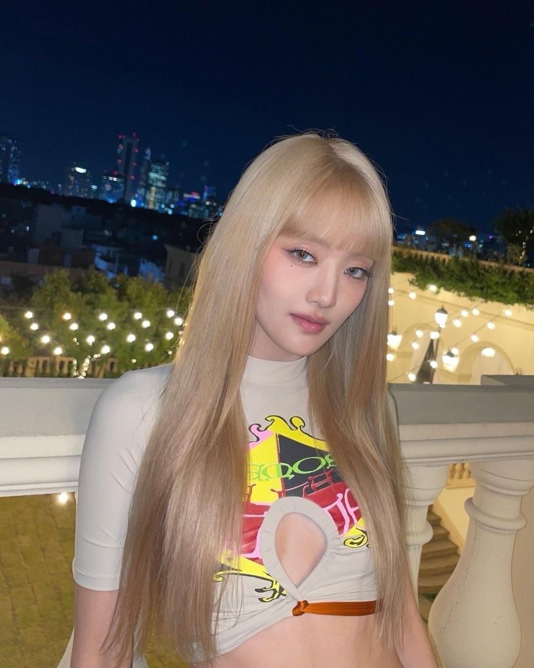 Nữ ca sĩ mất h&igrave;nh ảnh v&igrave; chiếc quần phản cảm - Ảnh 12.