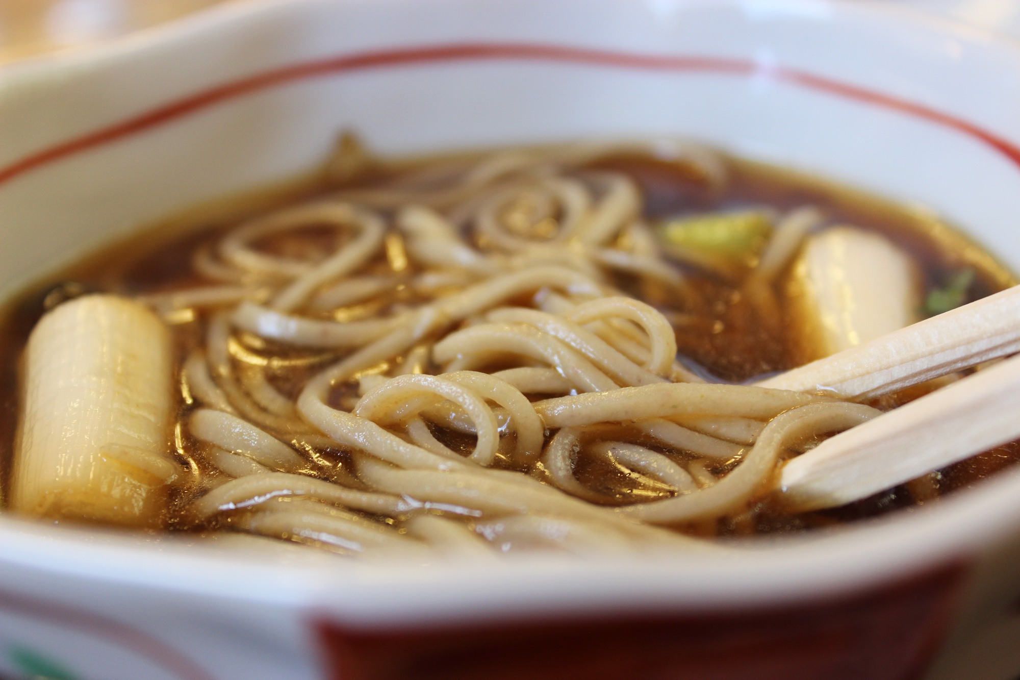 8 món ăn nổi tiếng Nhật Bản từ nhà hàng đến đường phố - Ảnh 1.