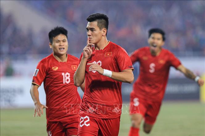 Tiến Linh lập cú đúp, Việt Nam giành vé vào chung kết AFF Cup 2022 - Ảnh 4.