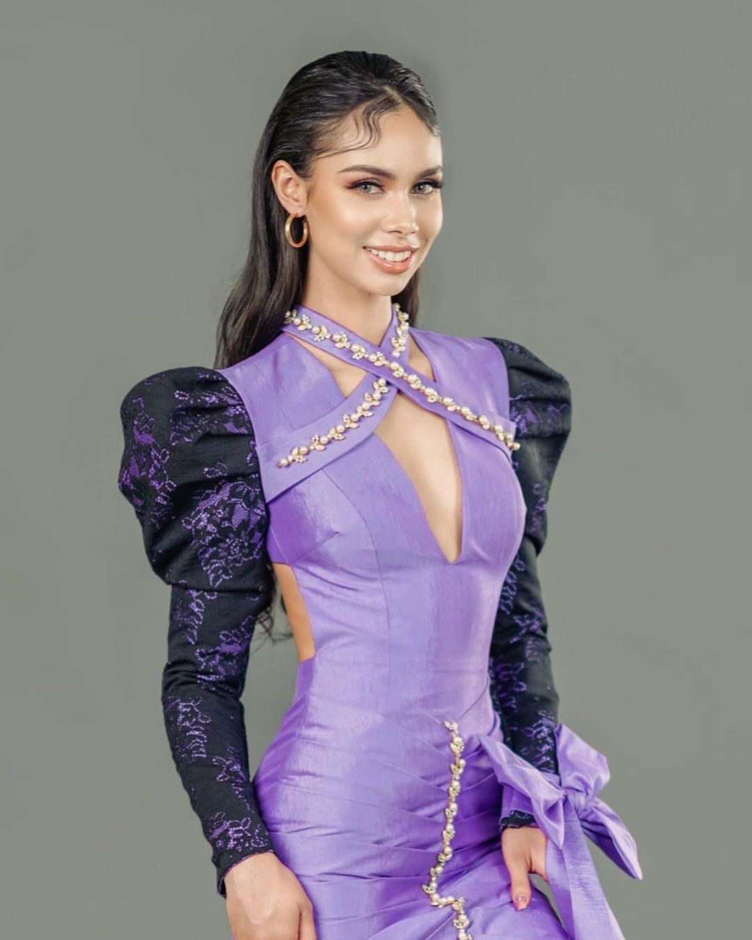 Vóc dáng đồng hồ cát của Hoa hậu Hoàn vũ Campuchia - Ảnh 11.