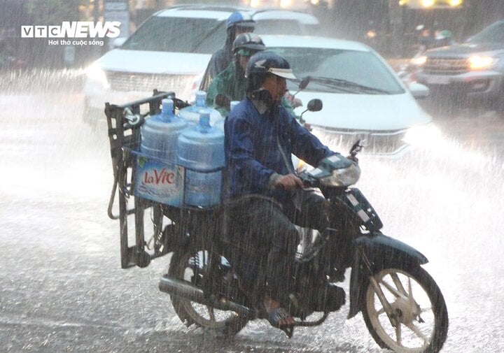 Ngày 1/10, Tây Nguyên và Nam Bộ có mưa to - Ảnh 1.