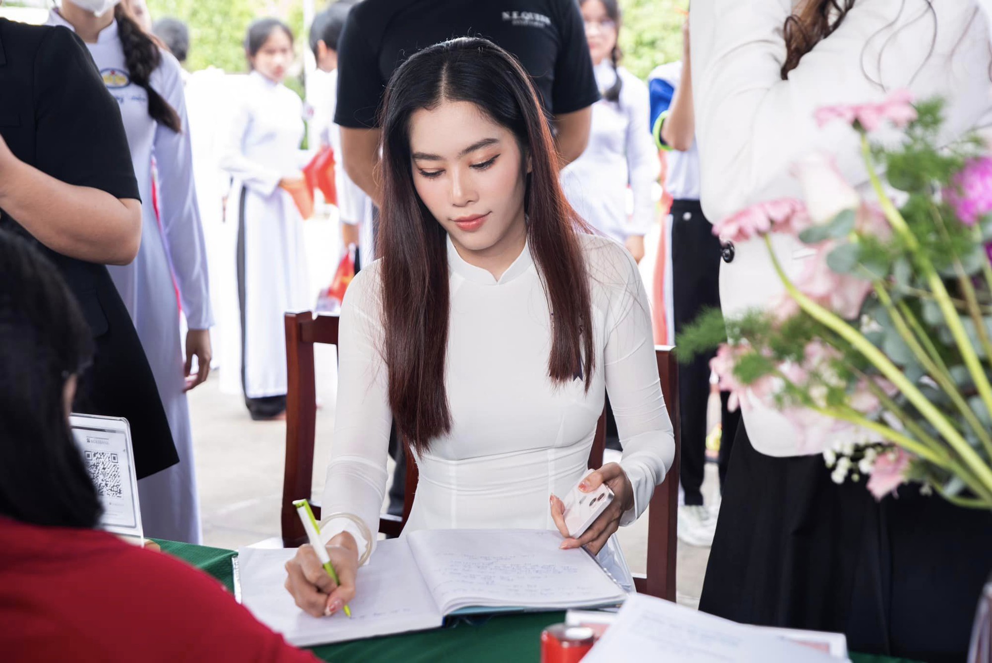 Nam Em lần đầu lộ diện hậu trả nợ gần 150 triệu trong đêm, thần sắc ra sao? - Ảnh 2. Nam Em lần đầu lộ diện hậu trả nợ gần 150 triệu trong đêm, thần sắc ra sao? - Ảnh 2.