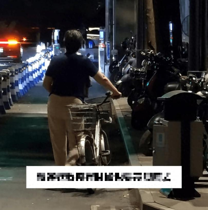 Video quay lén giữa đêm ở trường đại học top đầu bị rò rỉ, xem xong dân mạng chỉ biết xấu hổ - Ảnh 5. Video quay lén giữa đêm ở trường đại học top đầu bị rò rỉ, xem xong dân mạng chỉ biết xấu hổ - Ảnh 5.