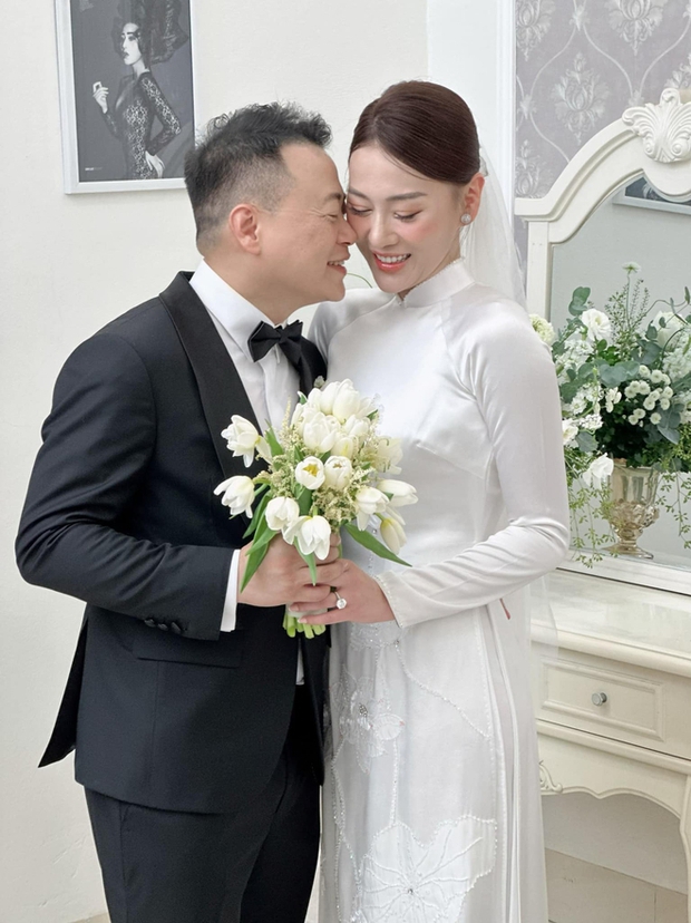 Vbiz rộn ràng mùa hỷ sự: 3 cặp tổ chức cùng tháng, 1 sao nam ăn hỏi với bạn trai và chờ đợi hôn lễ thế kỷ của Thanh Hằng - Ảnh 4. Vbiz rộn ràng mùa hỷ sự: 3 cặp tổ chức cùng tháng, 1 sao nam ăn hỏi với bạn trai và chờ đợi hôn lễ thế kỷ của Thanh Hằng - Ảnh 4.