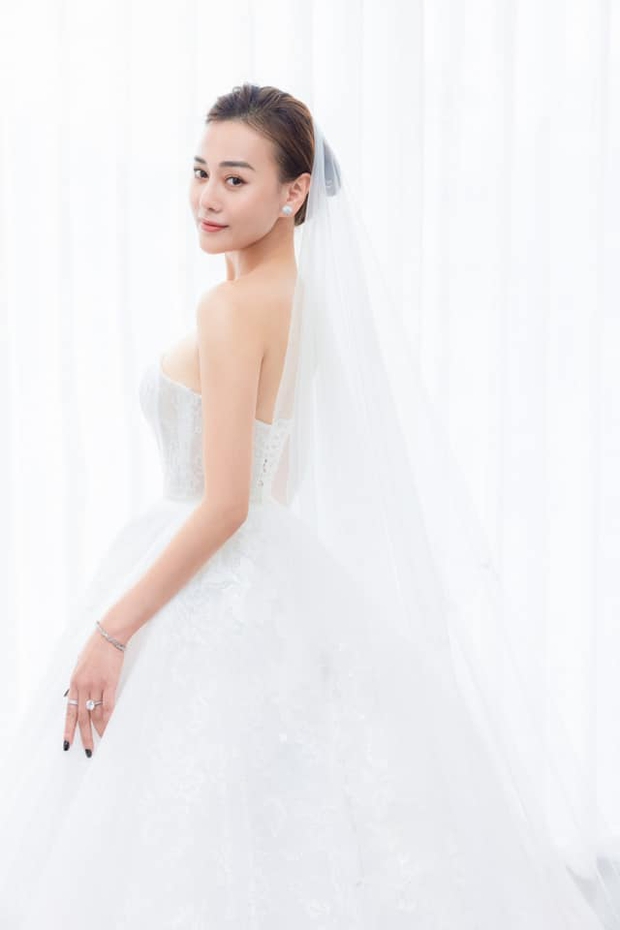 Vbiz rộn ràng mùa hỷ sự: 3 cặp tổ chức cùng tháng, 1 sao nam ăn hỏi với bạn trai và chờ đợi hôn lễ thế kỷ của Thanh Hằng - Ảnh 5. Vbiz rộn ràng mùa hỷ sự: 3 cặp tổ chức cùng tháng, 1 sao nam ăn hỏi với bạn trai và chờ đợi hôn lễ thế kỷ của Thanh Hằng - Ảnh 5.