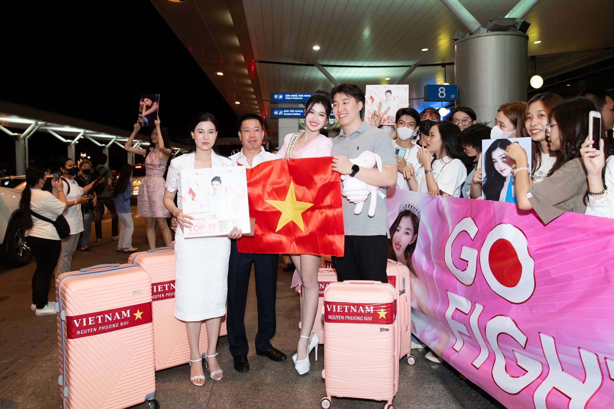 Dàn Hoa - Á hậu đổ bộ sân bay tiễn Phương Nhi sang Nhật Bản thi Miss International 2023 - Ảnh 4.