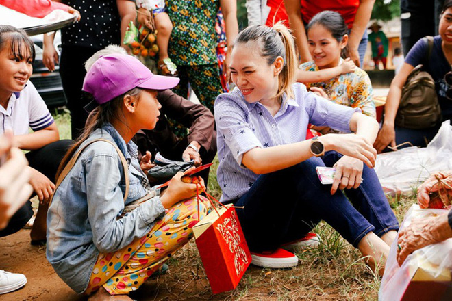 Mỹ Tâm: 14 năm trôi qua vẫn bật khóc khi nhắc về một người, qua vài hành động đã nói lên tính cách - Ảnh 6. Mỹ Tâm: 14 năm trôi qua vẫn bật khóc khi nhắc về một người, qua vài hành động đã nói lên tính cách - Ảnh 6.