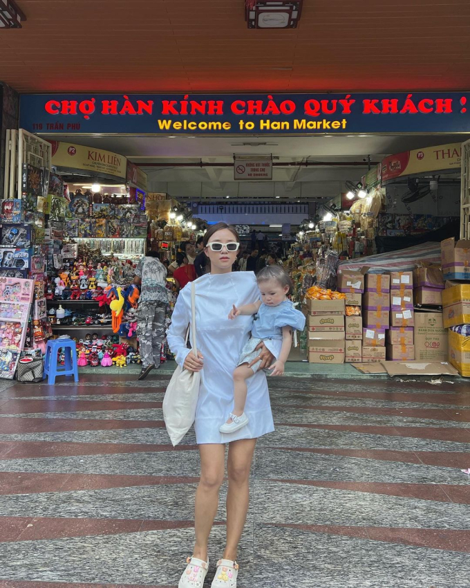 Mẹ của Pam Yêu Ơi: Nàng dâu hào môn sành điệu có tiếng, cực mê diện đồ local brand Việt - Ảnh 1.