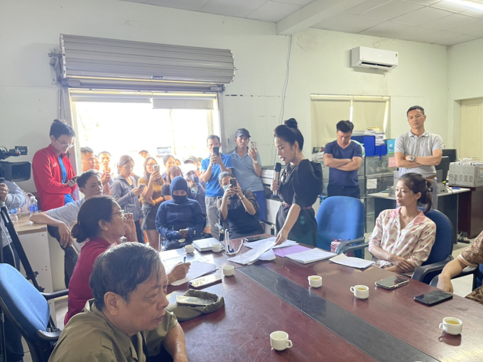 Hàng trăm hộ dân chung cư ở Hà Nội yêu cầu làm rõ nguồn nước sạch gây mẩn ngứa - Ảnh 5. Hàng trăm hộ dân chung cư ở Hà Nội yêu cầu làm rõ nguồn nước sạch gây mẩn ngứa - Ảnh 5.