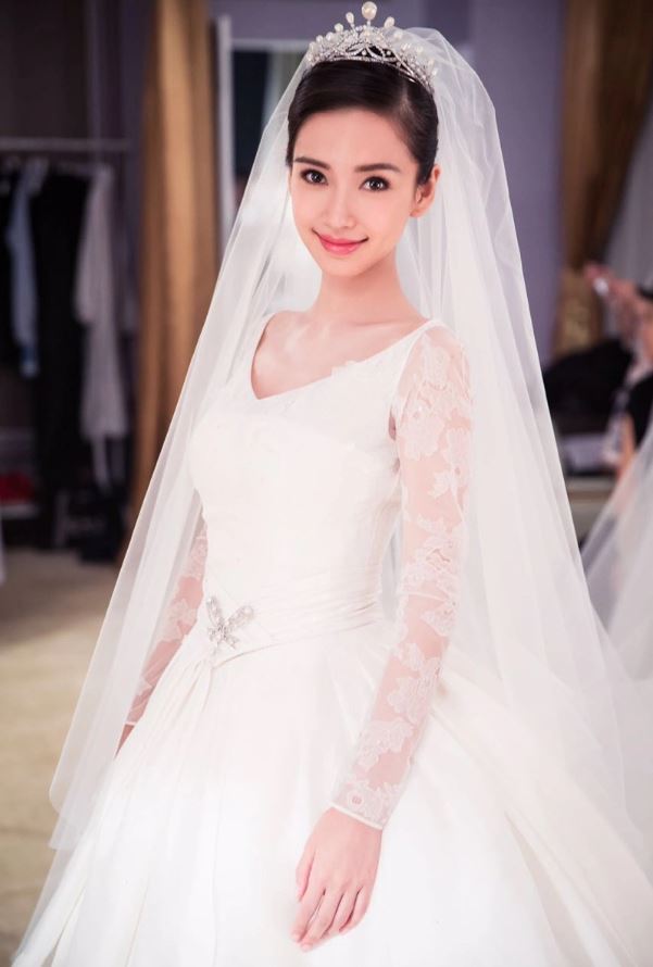 Hôn nhân 3 đại mỹ nhân châu Á diện váy cưới Dior trong đám cưới khủng: Song Hye Kyo - Angelababy “đứt gánh giữa đường”, minh tinh Thái thì sao? - Ảnh 2.