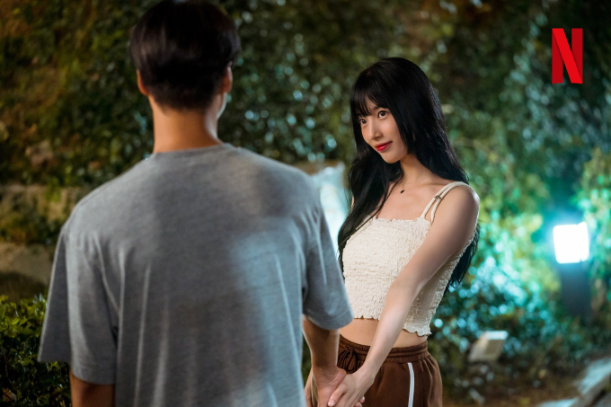 Suzy &quot;tình bể tình&quot; bên &quot;bạn trai&quot;, ngọt ngào thế này phim không hot mới lạ - Ảnh 3.