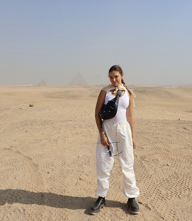 Cô gái gặp rắc rối không tưởng khi đi du lịch, trở về tuyên bố: &quot;Tôi sẽ không bao giờ đến Ai Cập một mình đâu!&quot; - Ảnh 1.